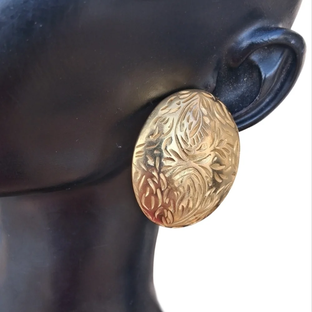 Vintage Ornate Gold Etched Oval Statement Earrings • 80s Retro Studs